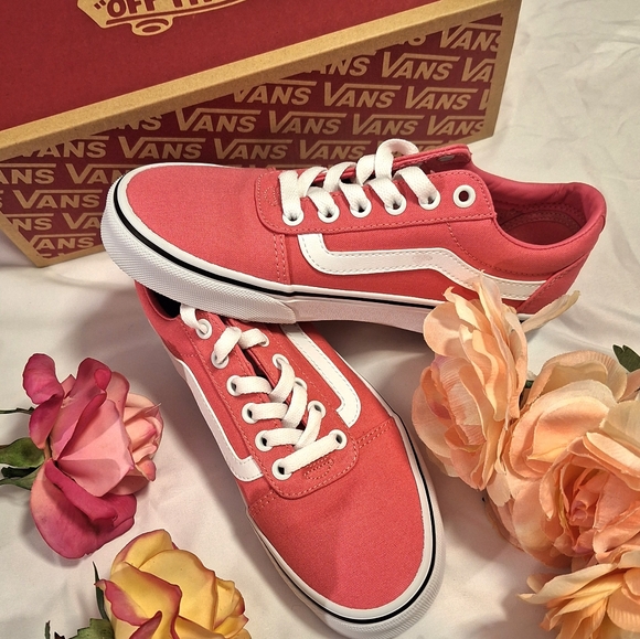 🎈🎈 VANS PINK & WHITE SNEAKERS - Picture 11 of 11